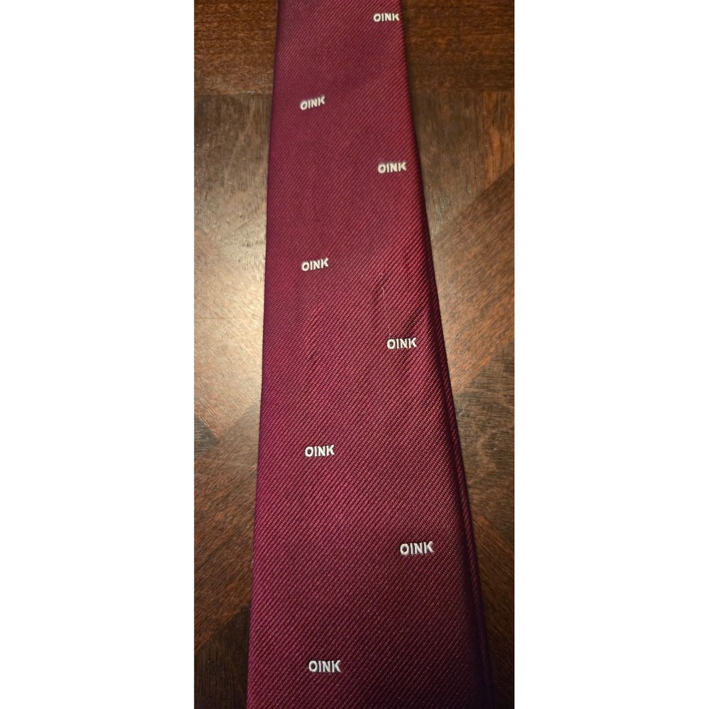Hog Wild Boston Pork Avenue Collection OINK Pig Silk Tie Burgundy Maroon Novelty - Picture 3 of 6